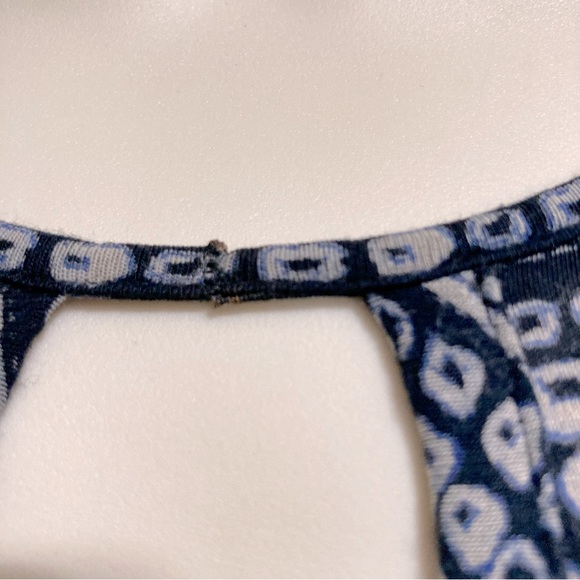 LUCKY BRAND Blue Diamond Stripe Keyhole Knit Blouse Long Sleeves Womens Medium - Picture 7 of 11